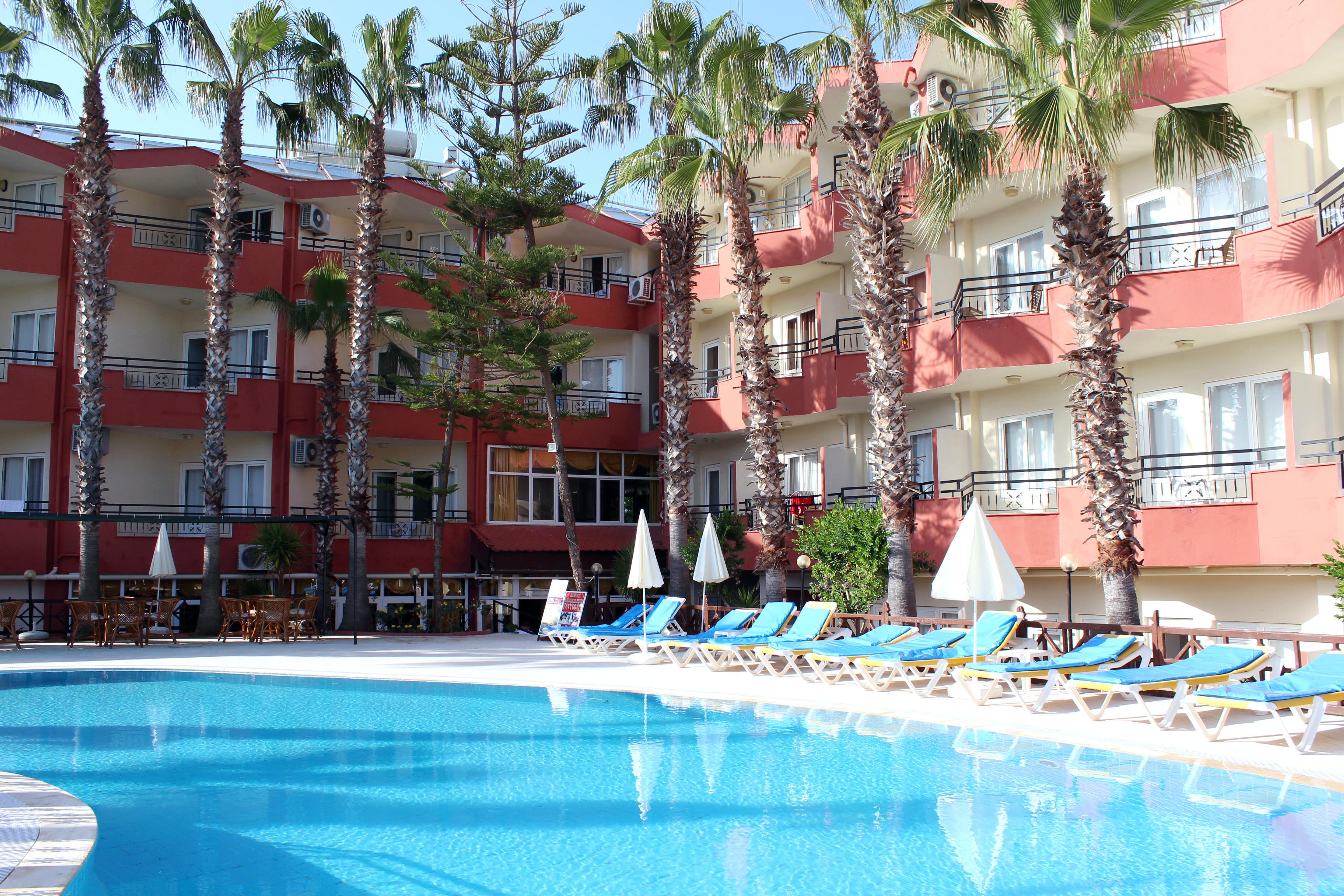 Semoris Hotel Side Exterior foto