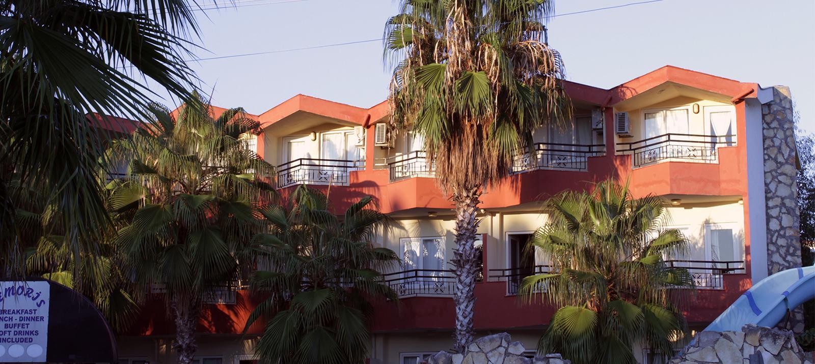 Semoris Hotel Side Exterior foto