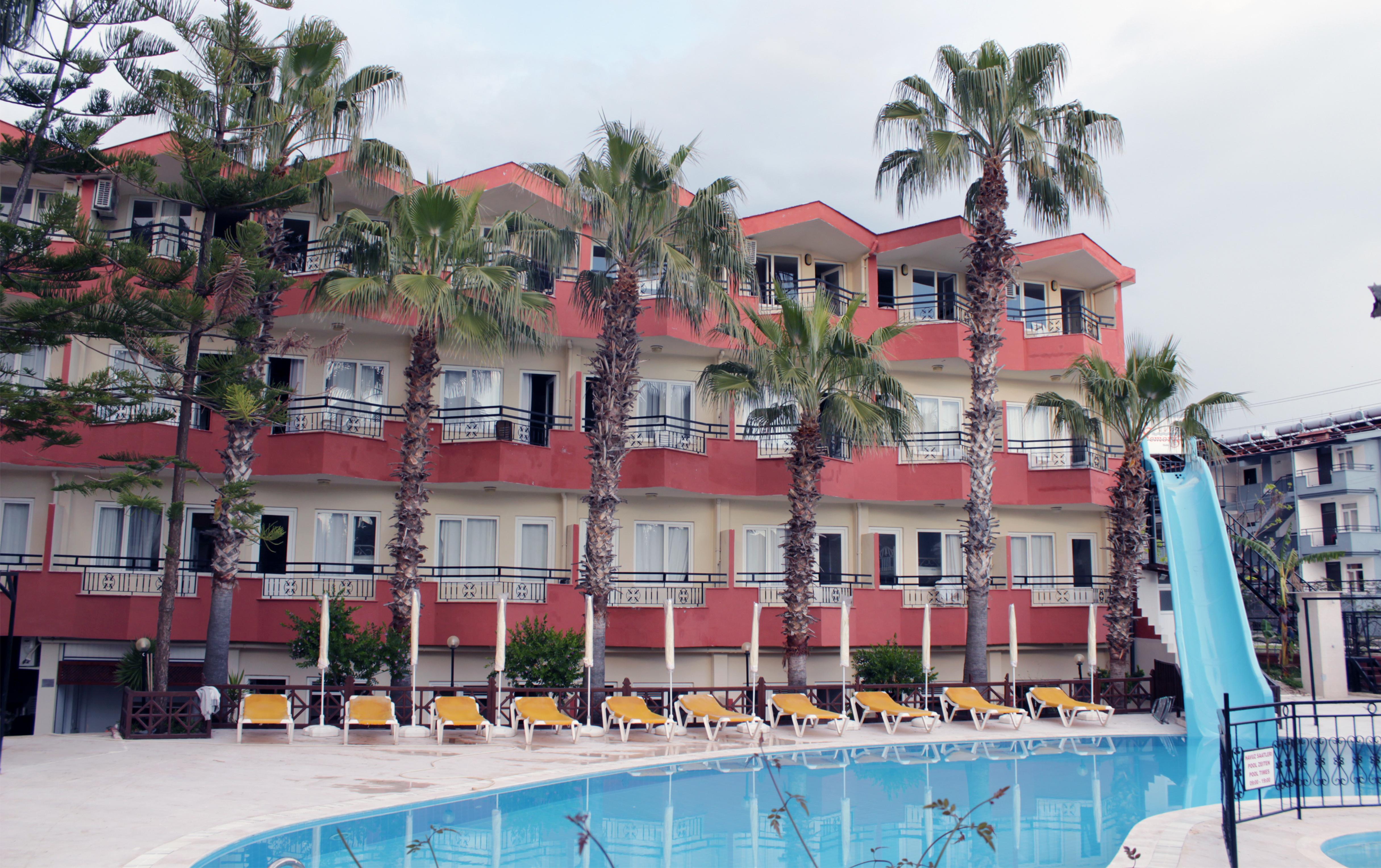 Semoris Hotel Side Exterior foto