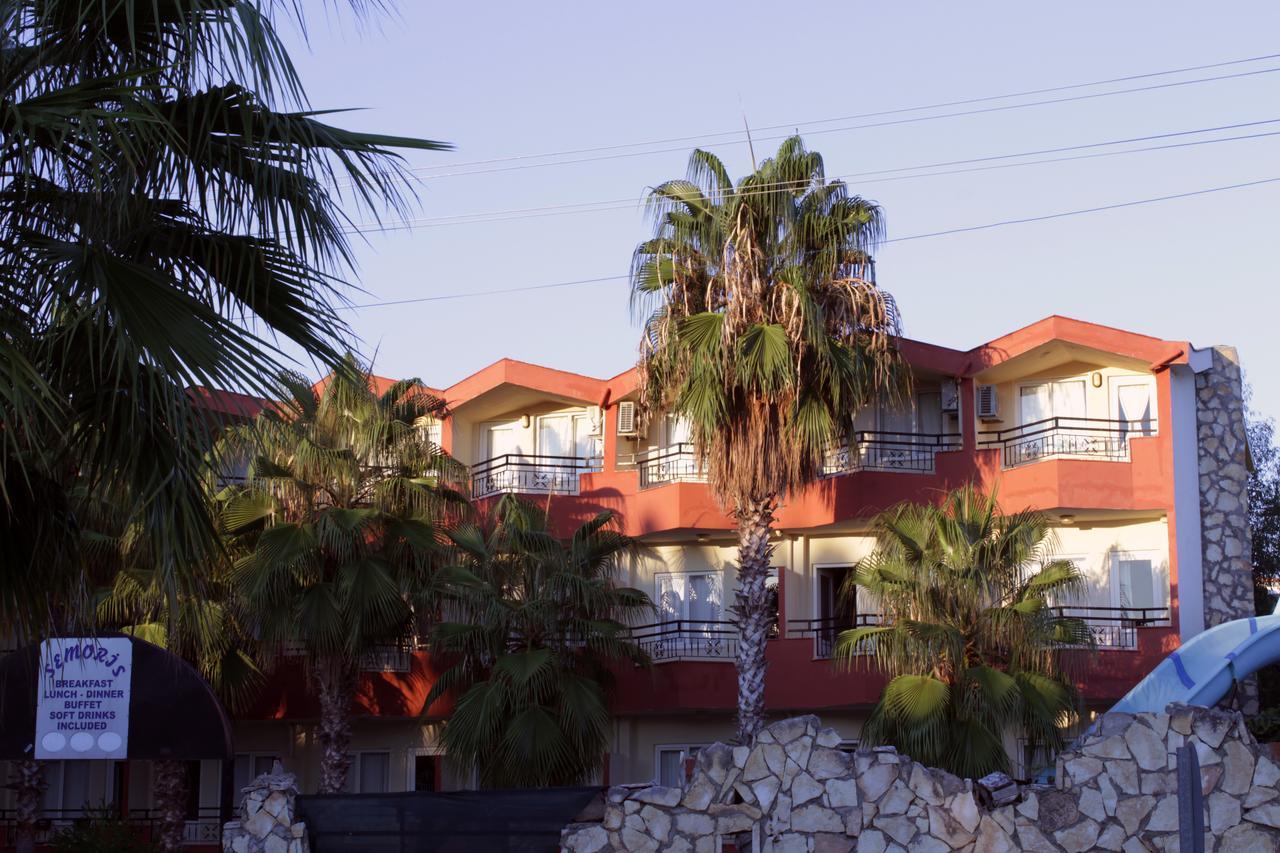 Semoris Hotel Side Exterior foto