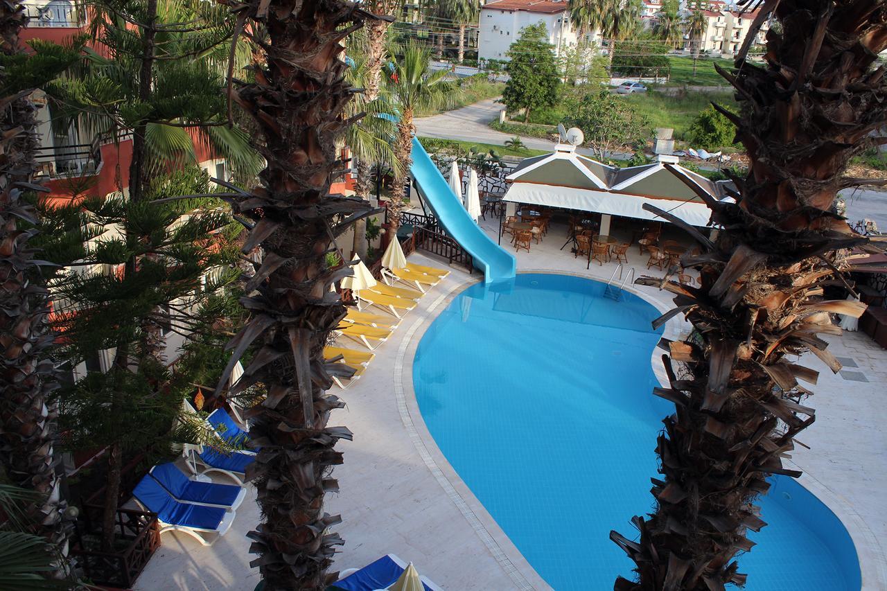 Semoris Hotel Side Exterior foto